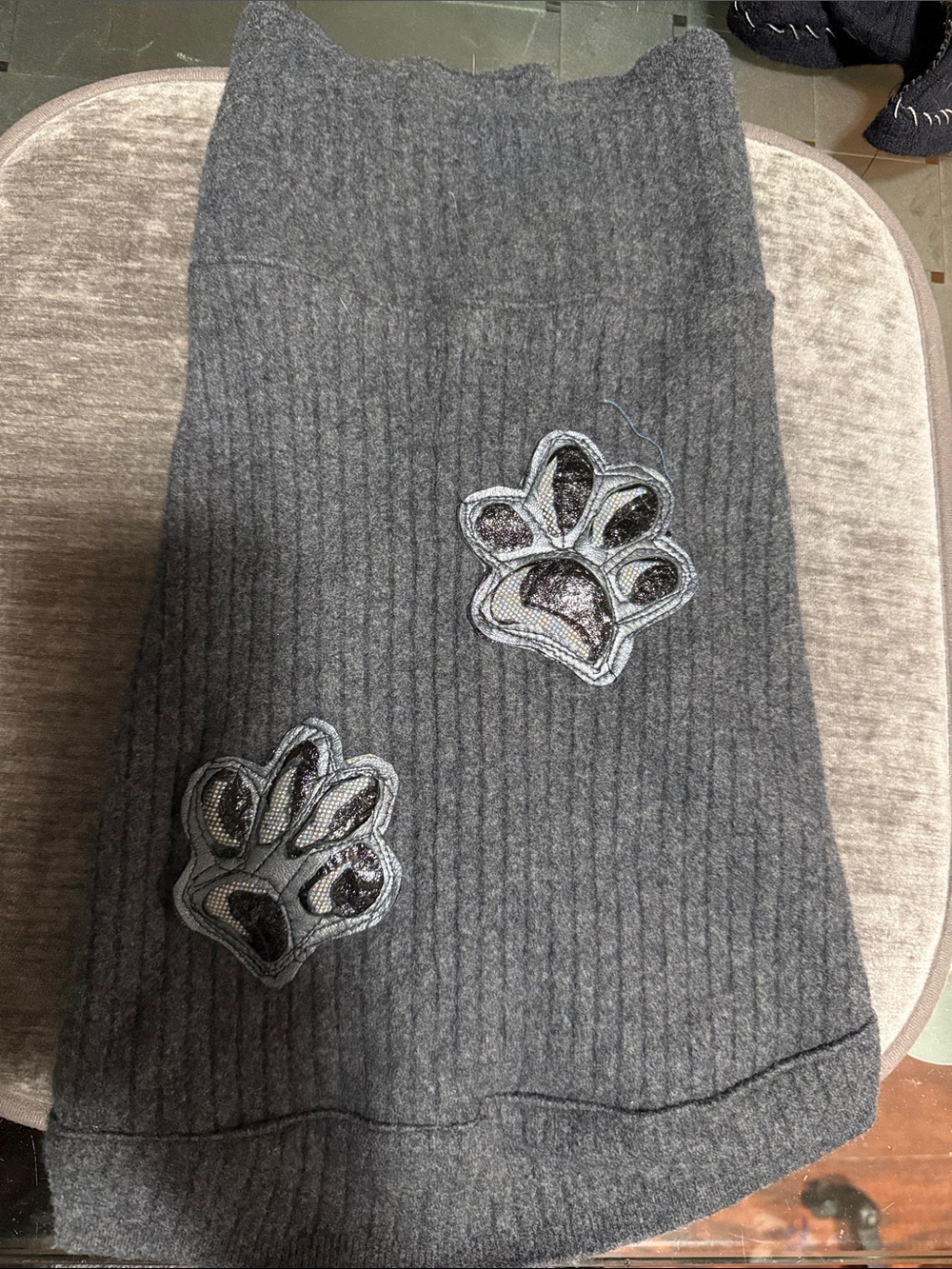 Gray Ribbed Paw-Accent Dog Sweater 100%CashmereVery Strechy